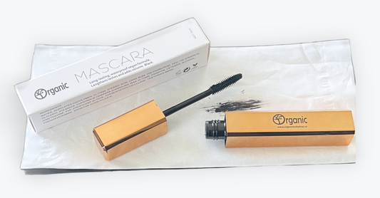 Mascara Vegan Black. Flexible. Waterproof