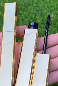 Mascara Vegan Black. Waterproof